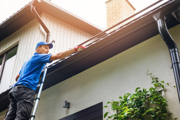 Choosing the Right Gutters for Your Roof